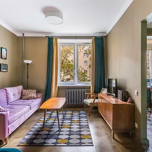 Апартаменты Khomytovsky Retro Flat, Москва